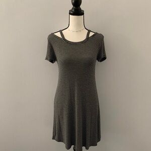 striped t-shirt dress with shoulder cutouts 🖤✨